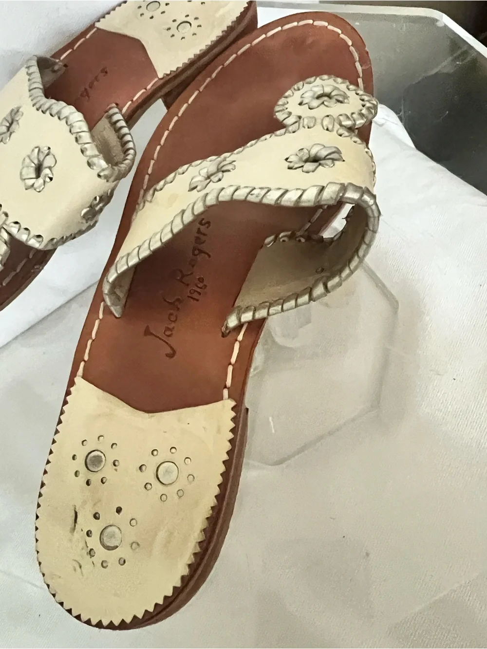 Iconic ivory cream /silver Jack Rogers Jacks Flat Sandals Size 9 pre owned